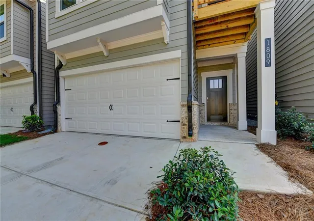 Photo 3 of Townhouse for sale at 1809 Belmore St Se, Smyrna, GA 30080 | MLS# 7831036 | Listing updated on 2026-09-07