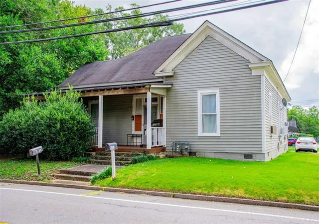 Photo 3 of Condo for sale at 201 Austin Ave, Carrollton, GA 30117 | MLS# 7837748 | Listing updated on 2026-09-24