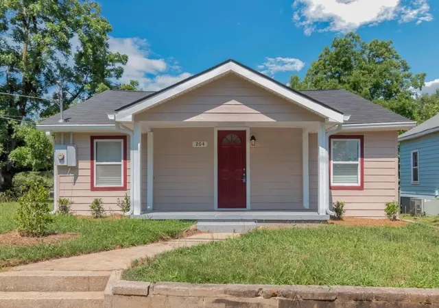 Photo 1 of Sale Pending at 204 Mill St, Barnesville, GA 30204 | MLS# 7836631 | Listing updated on 2026-10-11