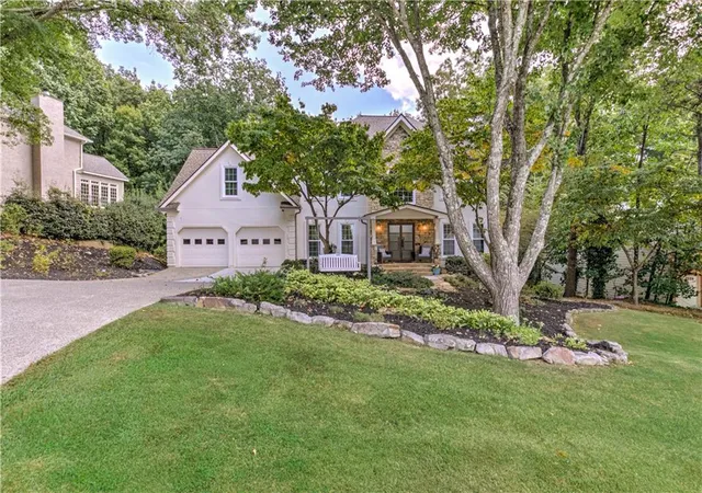 Photo 3 of Single family home for sale at 4543 Ashmore Cir Ne, Marietta, GA 30066 | MLS# 7832710 | Listing updated on 2026-09-13