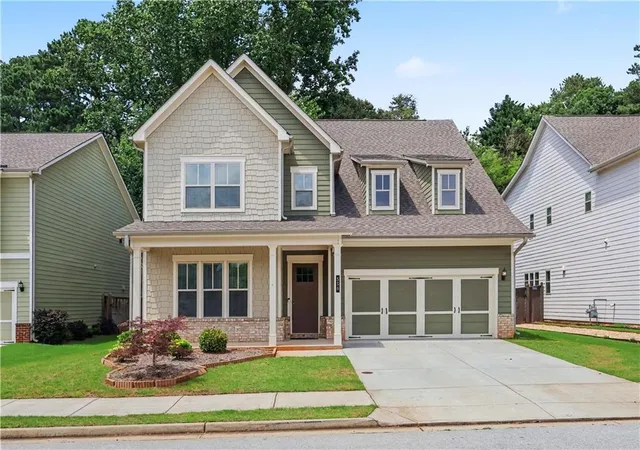 Photo 2 of Single family home for sale at 556 Avondale Hills Dr, Decatur, GA 30032 | MLS# 7837213 | Listing updated on 2026-09-19