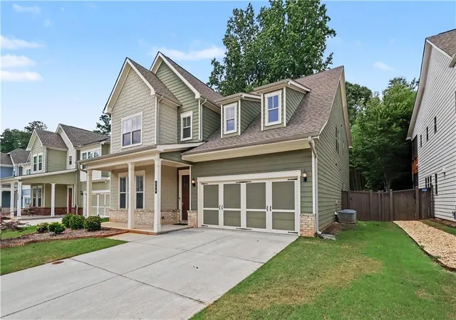 Photo 3 of Single family home for sale at 556 Avondale Hills Dr, Decatur, GA 30032 | MLS# 7837213 | Listing updated on 2026-09-19