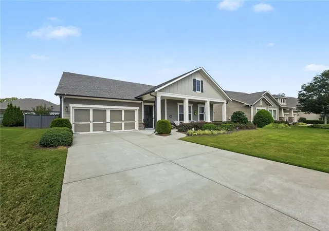 Photo 4 of Sale Pending at 415 Frazier St, Woodstock, GA 30189 | MLS# 7837472 | Listing updated on 2026-09-17