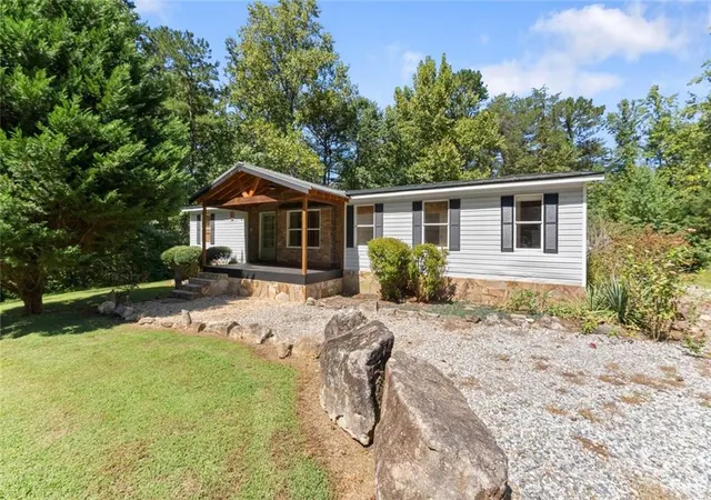 Photo 2 of Sale Pending at 125 Bagwell Dr, Dawsonville, GA 30534 | MLS# 7839326 | Listing updated on 2026-10-05