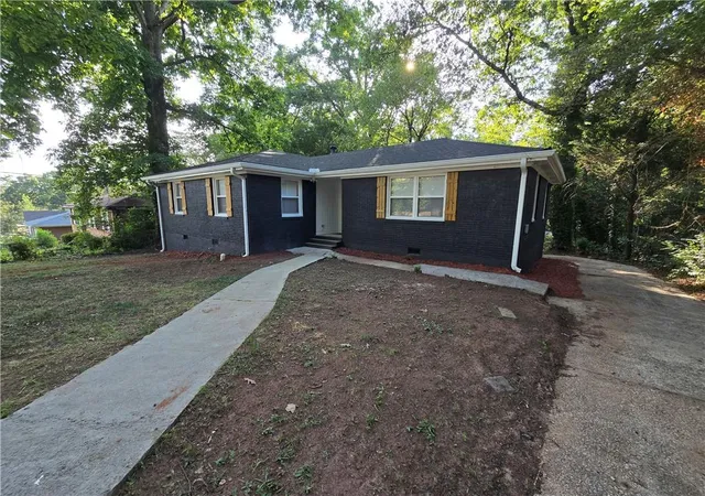 Photo 3 of Single family home for sale at 2639 Rollingwood Ln Se, Atlanta, GA 30316 | MLS# 7841282 | Listing updated on 2026-09-28