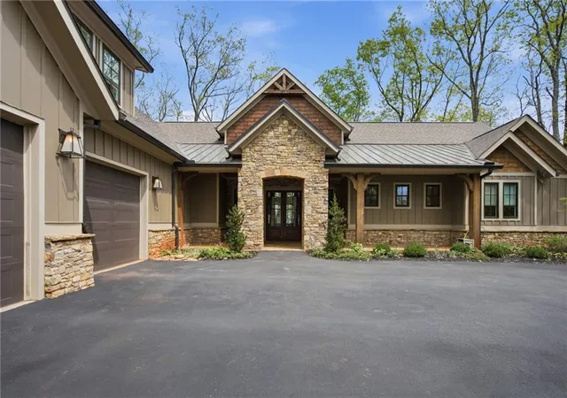 Photo 3 of Single family home for sale at 83 Summit Dr W, Jasper, GA 30143 | MLS# 7744078 | Listing updated on 2026-09-11