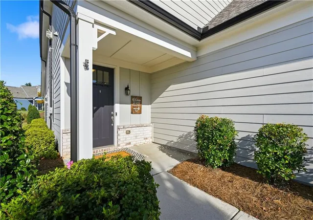 Photo 2 of Single family home for sale at 196 Chatuge Dr, Hoschton, GA 30548 | MLS# 7831530 | Listing updated on 2026-09-12