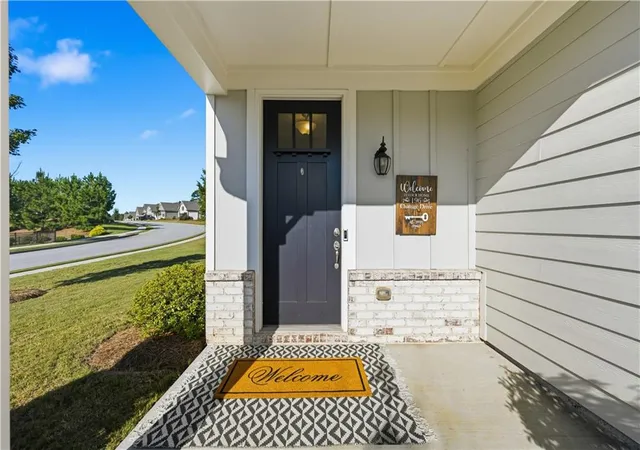 Photo 2 of Single family home for sale at 196 Chatuge Dr, Hoschton, GA 30548 | MLS# 7831530 | Listing updated on 2026-09-12
