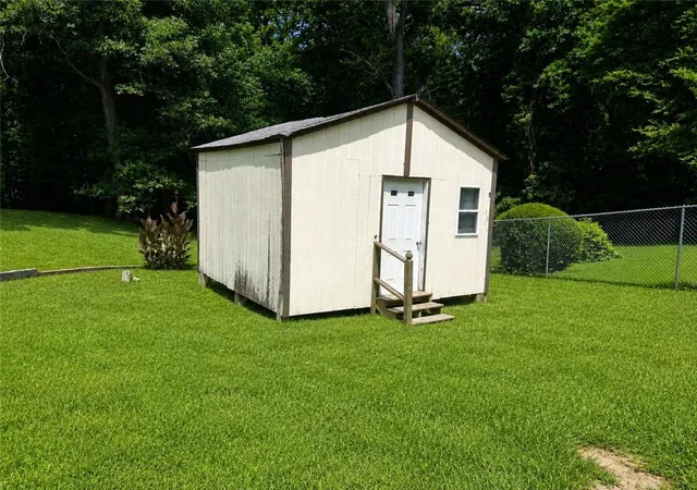 Photo 9 of Single family home for sale at 2095 Lilac Ln, Decatur, GA 30032 | MLS# 7835990 | Listing updated on 2026-09-12