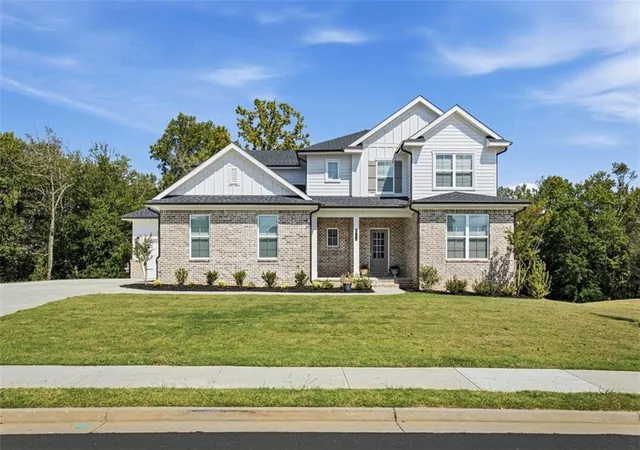Photo 2 of Single family home for sale at 6715 Settingdown Crk Dr, Dawsonville, GA 30534 | MLS# 7817377 | Listing updated on 2026-10-29