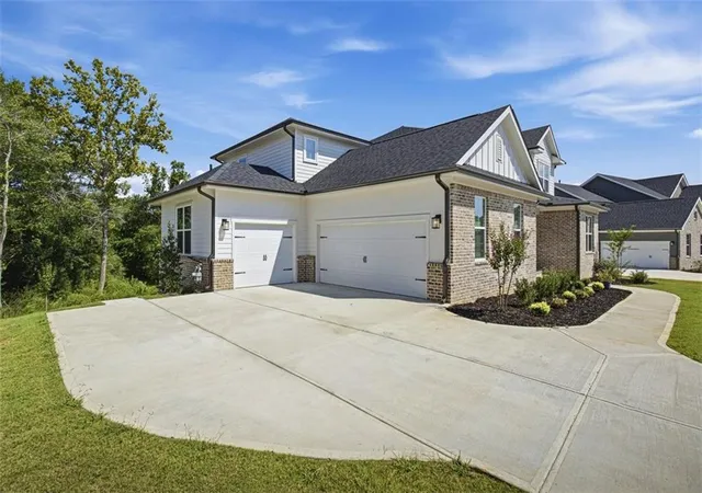 Photo 4 of Single family home for sale at 6715 Settingdown Crk Dr, Dawsonville, GA 30534 | MLS# 7817377 | Listing updated on 2026-10-29