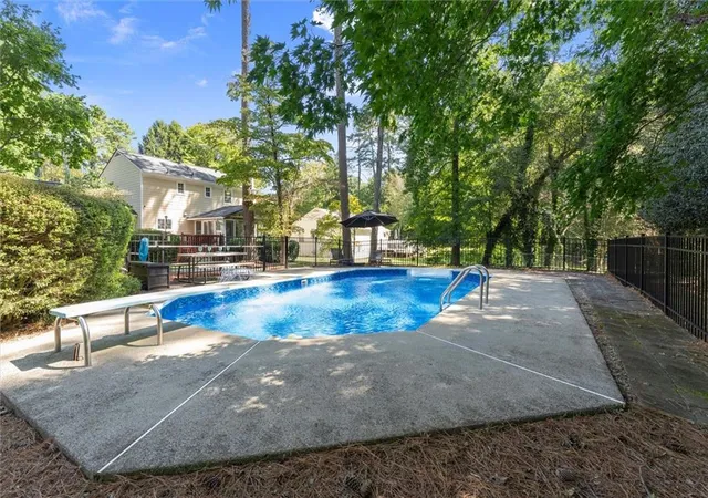 Photo 3 of Sale Pending at 410 Wall St, Marietta, GA 30068 | MLS# 7836022 | Listing updated on 2026-09-30