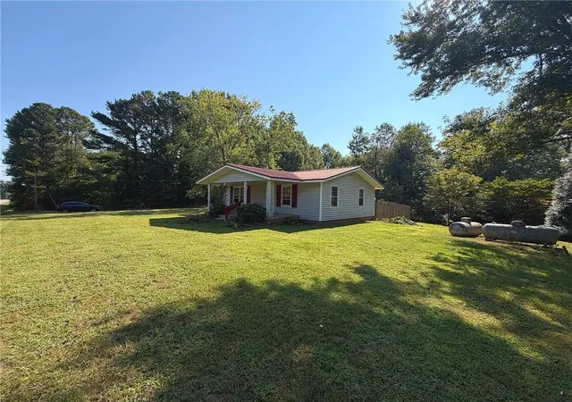 Photo 3 of Single family home for sale at 724 Upper Bethany Rd, Ball Ground, GA 30107 | MLS# 7833056 | Listing updated on 2026-09-13