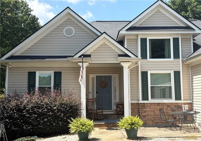 Photo 2 of Single family home for sale at 4370 Old Wyndoham Ct, Gainesville, GA 30506 | MLS# 7833757 | Listing updated on 2026-09-08