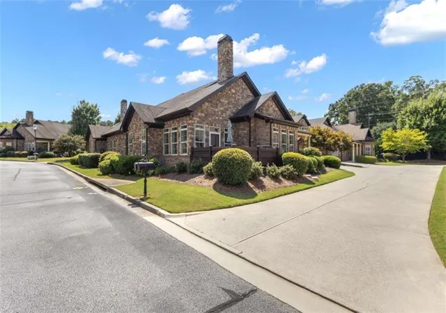 Photo 3 of Townhouse for sale at 4937 Ansbury Pl Nw, Acworth, GA 30101 | MLS# 7837170 | Listing updated on 2026-10-07