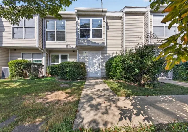Photo 2 of Single family home for sale at 125 Governors Dr, Forest Park, GA 30297 | MLS# 7832977 | Listing updated on 2026-09-05