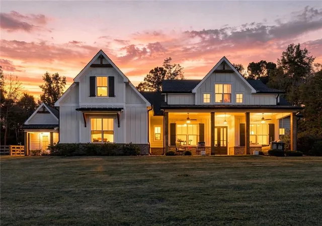 Photo 1 of Single family home for sale at 4643 Waters Rd, Woodstock, GA 30188 | MLS# 7860330 | Listing updated on 2026-10-29