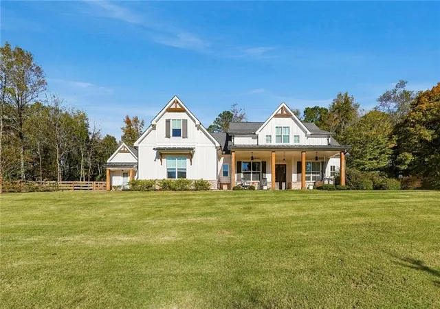 Photo 3 of Single family home for sale at 4643 Waters Rd, Woodstock, GA 30188 | MLS# 7860330 | Listing updated on 2026-10-29