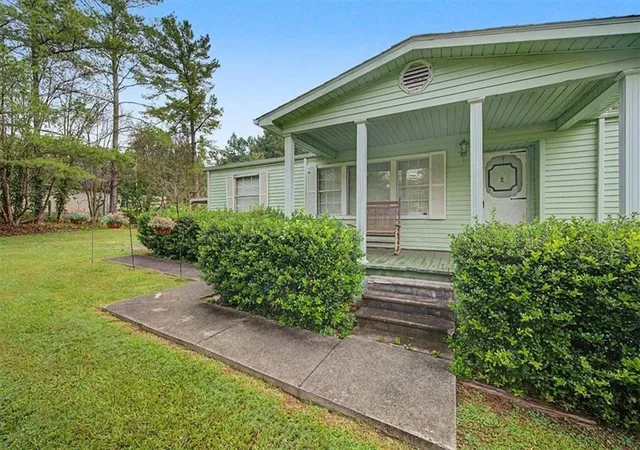 Photo 3 of Single family home for sale at 4837 S Dixie Hwy, Resaca, GA 30735 | MLS# 7818864 | Listing updated on 2026-10-13