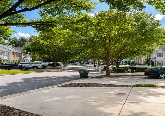Photo 3 of Townhouse for sale at 185 Galecrest Dr, Alpharetta, GA 30004 | MLS# 7832910 | Listing updated on 2026-09-05