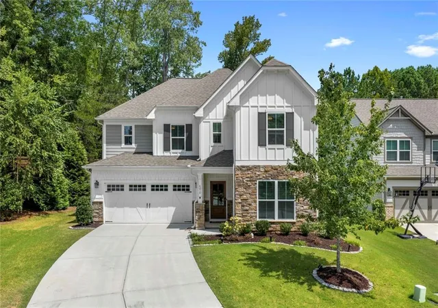 Photo 2 of Single family home for sale at 4010 Applecrisp Rd, Roswell, GA 30076 | MLS# 7830307 | Listing updated on 2026-09-14
