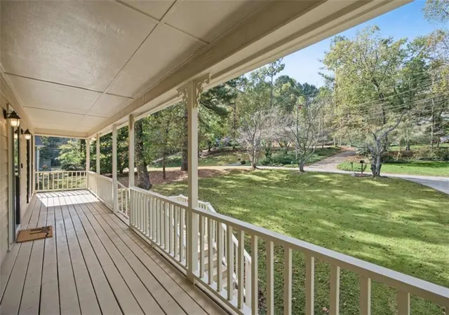 Photo 3 of Single family home for sale at 3111 Lakepoint Cir, Acworth, GA 30102 | MLS# 7859384 | Listing updated on 2026-10-27
