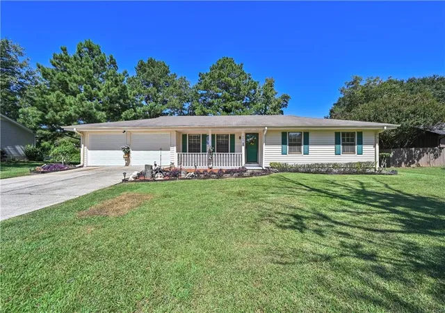 Photo 1 of Single family home for sale at 660 Honey Crk Rd Se, Conyers, GA 30094 | MLS# 7839208 | Listing updated on 2026-09-25
