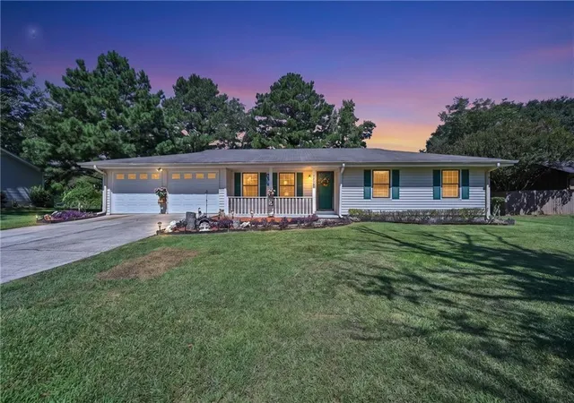 Photo 2 of Single family home for sale at 660 Honey Crk Rd Se, Conyers, GA 30094 | MLS# 7839208 | Listing updated on 2026-09-25