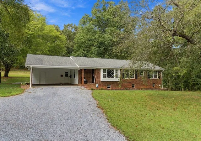 Photo 2 of Single family home for sale at 1634 Little Texas Valley Rd, Rome, GA 30165 | MLS# 7838857 | Listing updated on 2026-09-29