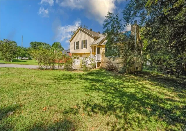 Photo 3 of Sale Pending at 4234 Apache Dr SE, Acworth, GA 30102 | MLS# 7838458 | Listing updated on 2026-10-17