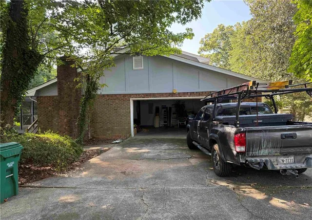 Photo 2 of Single family home for sale at 406 Ohern Ct, Stone Mountain, GA 30088 | MLS# 7842411 | Listing updated on 2026-09-25