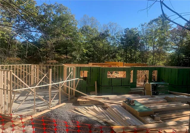 Photo 2 of Single family home for sale at 1861 Black Bear Trl, Jasper, GA 30143 | MLS# 7858033 | Listing updated on 2026-10-22