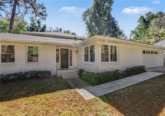 Photo 3 of Single family home for sale at 2376 Spring Crk Rd, Decatur, GA 30033 | MLS# 7859031 | Listing updated on 2026-10-26