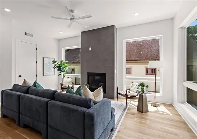 Photo 4 of Townhouse for sale at 215 Flora Ave #A, Atlanta, GA 30307 | MLS# 7831303 | Listing updated on 2026-09-13