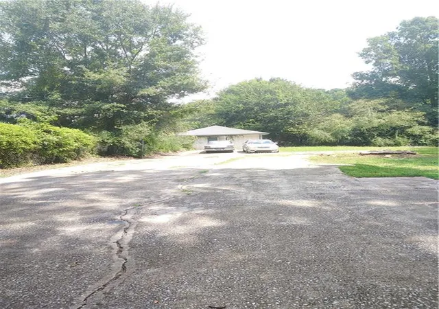 Photo 3 of Single family home for sale at 4955 Campbellton Rd Sw, Atlanta, GA 30331 | MLS# 7832384 | Listing updated on 2026-10-08