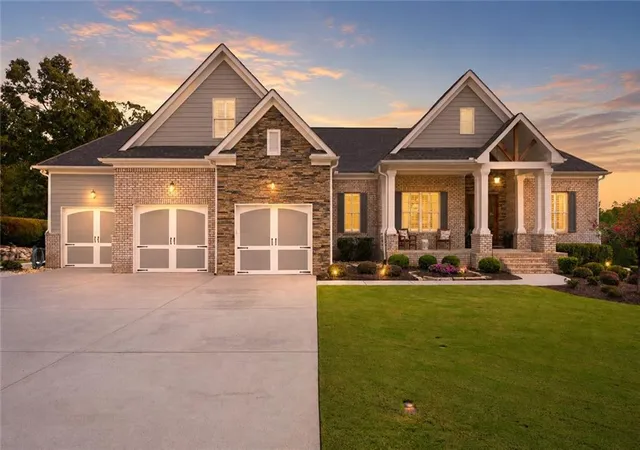 Photo 2 of Single family home for sale at 3438 Dockside Shrs Dr, Gainesville, GA 30506 | MLS# 7830793 | Listing updated on 2026-09-04