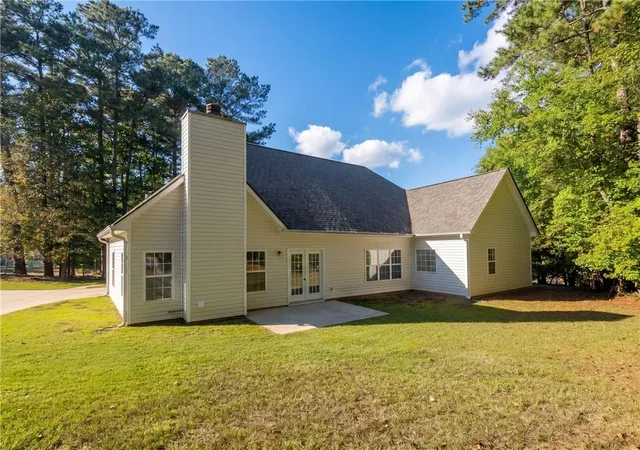 Photo 4 of Single family home for sale at 100 Pine Shls Trl, Fayetteville, GA 30215 | MLS# 7855562 | Listing updated on 2026-10-18