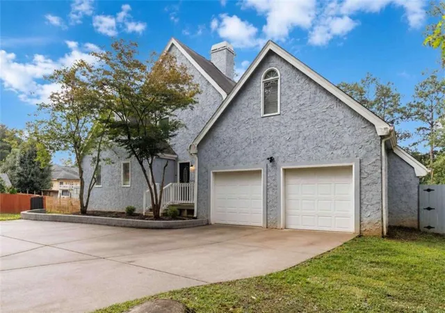 Photo 3 of Single family home for sale at 1339 Mundys Ml Rd, Jonesboro, GA 30238 | MLS# 7835456 | Listing updated on 2026-10-29