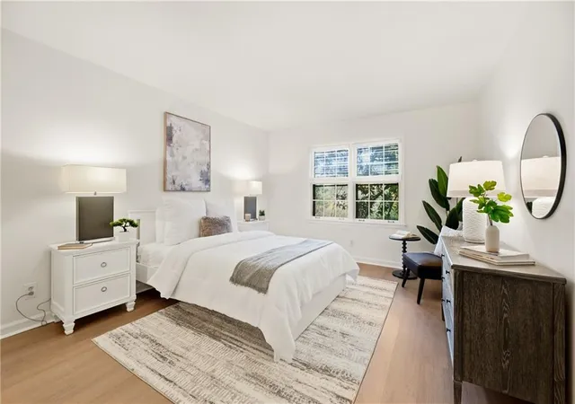 Listing Photo 4 - Condo for sale in building located at 73 Montre Sq NW, Atlanta, GA 30327