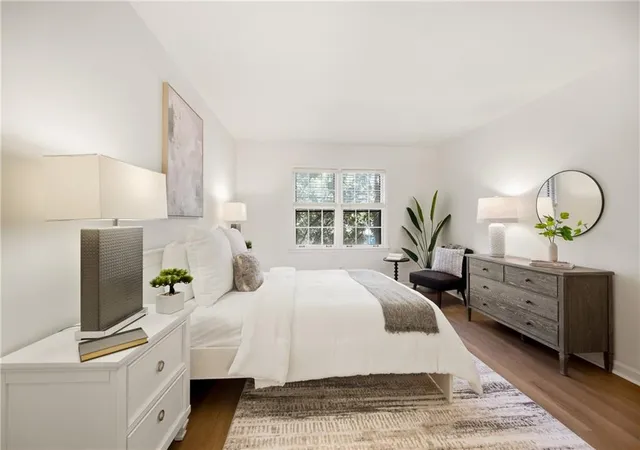 Listing Photo 5 - Condo for sale in building located at 73 Montre Sq NW, Atlanta, GA 30327