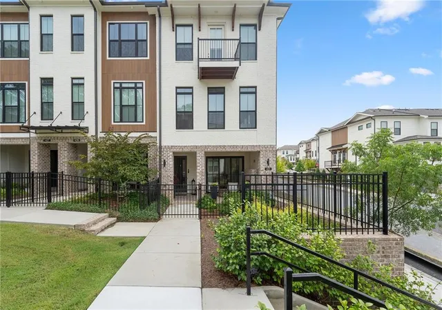Townhouse for sale at 431 Olmstead Way, Alpharetta, GA 30022 | MLS# 7829225