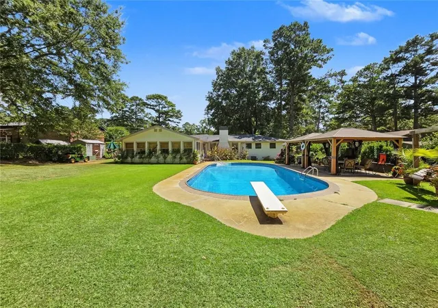 Photo 2 of Sale Pending at 4820 Brownsville Rd, Powder Springs, GA 30127 | MLS# 7837377 | Listing updated on 2026-09-28