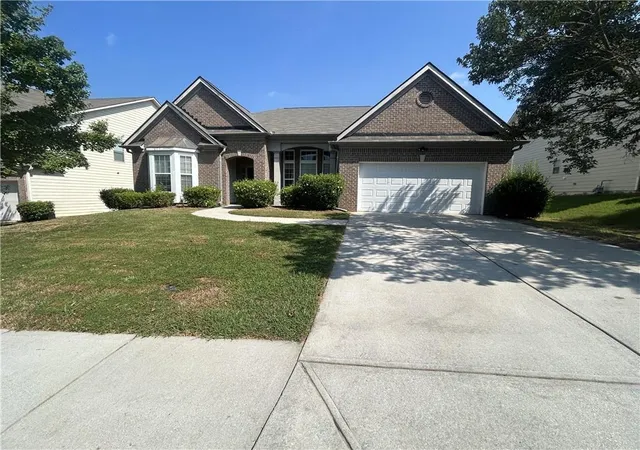 Photo 1 of Single family home for sale at 825 Stonehaven Rd Sw, Atlanta, GA 30331 | MLS# 7831190 | Listing updated on 2026-09-04