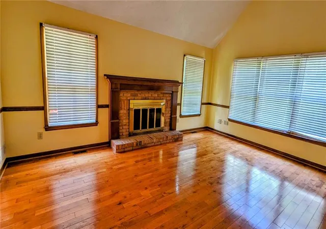 Photo 4 of Single family home for sale at 1810 Rockside Ln, Snellville, GA 30078 | MLS# 7831149 | Listing updated on 2026-09-12