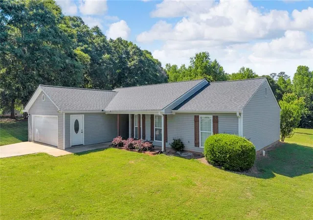 Photo 2 of Single family home for sale at 163 Ridgeland Dr, Maysville, GA 30558 | MLS# 7829224 | Listing updated on 2026-09-06