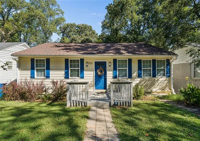 Photo 1 of Sale Pending at 933 Byron Dr Sw, Atlanta, GA 30310 | MLS# 7830081 | Listing updated on 2026-09-23