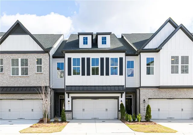 Townhouse for sale at 1989 Carver Ln NE #46, Marietta, GA 30066 | MLS# 7840916
