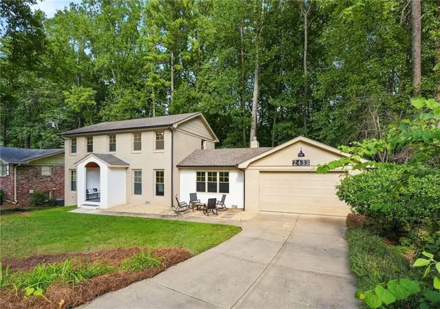 Photo 2 of Single family home for sale at 2433 Helmsdale Dr Ne, Atlanta, GA 30345 | MLS# 7832902 | Listing updated on 2026-09-12