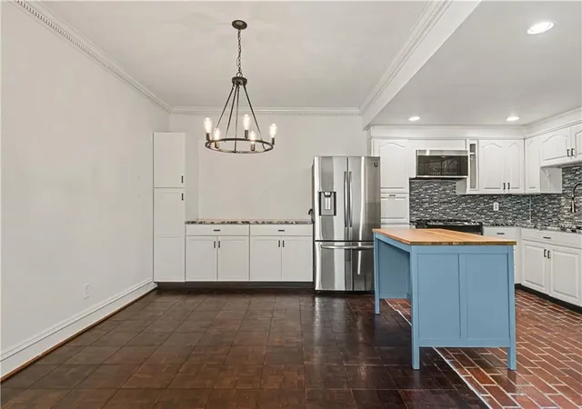 Listing Photo 4 - Condo for sale in building located at 2632 Peachtree Rd Nw, Atlanta, GA 30305 - Unit #404B
