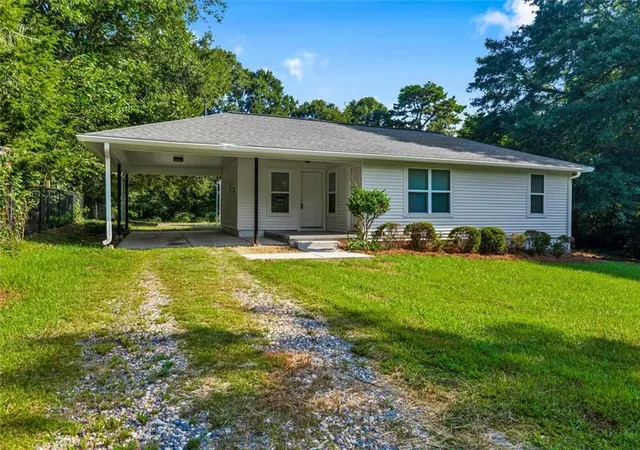 Photo 2 of Single family home for sale at 470 Schaffer Rd Sw, Marietta, GA 30060 | MLS# 7830923 | Listing updated on 2026-09-02